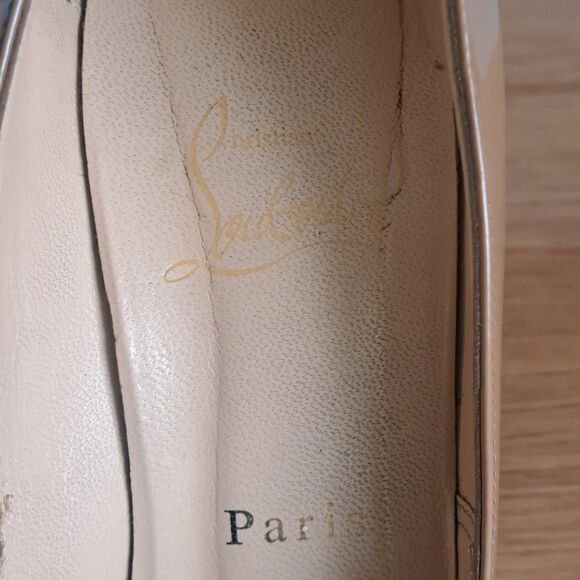 Christian Louboutin *SINGLE RIGHT* Simple Nude Patent Leather Pumps 38.5 Amputee - Picture 10 of 16